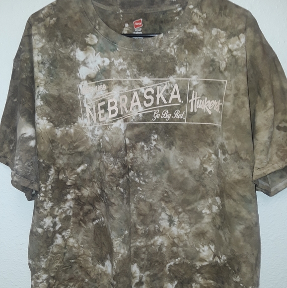 NCAA Nebraska Huskers Men's Shirt - Picture 1 of 8